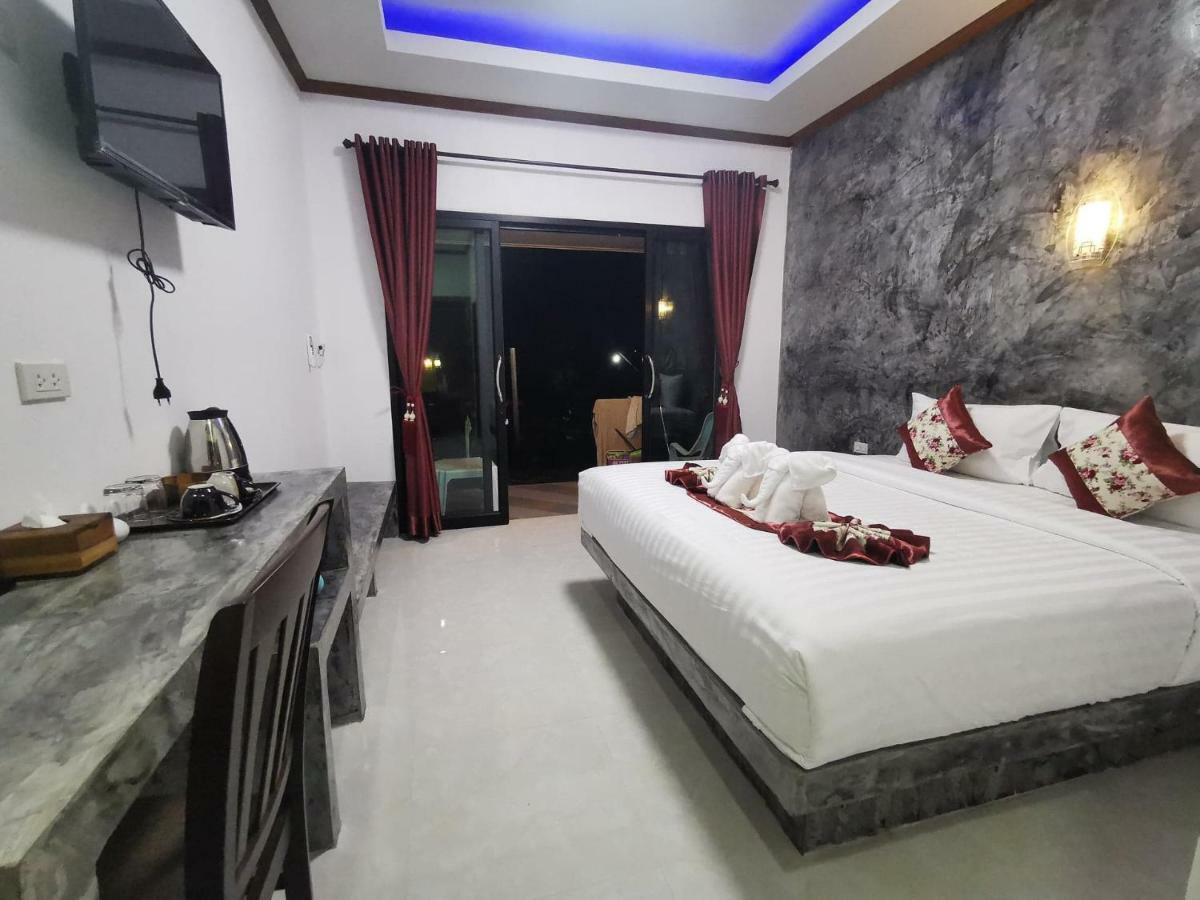 Отель Laila​ Place Ко-Ланта Экстерьер фото
